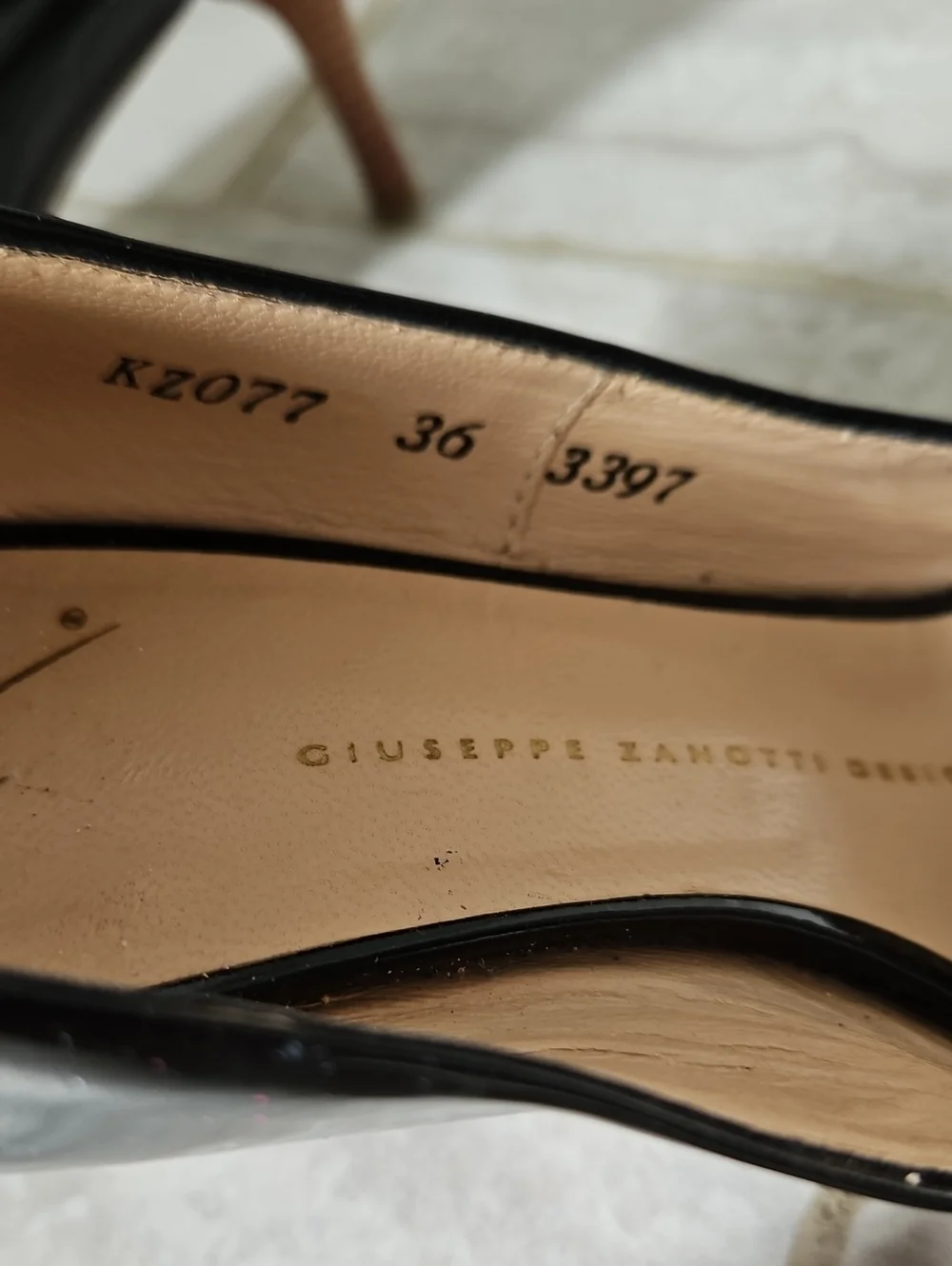 Vintage Giuseppe Zanotti Black Patent Leather Kitten Heel Pumps EU 36​